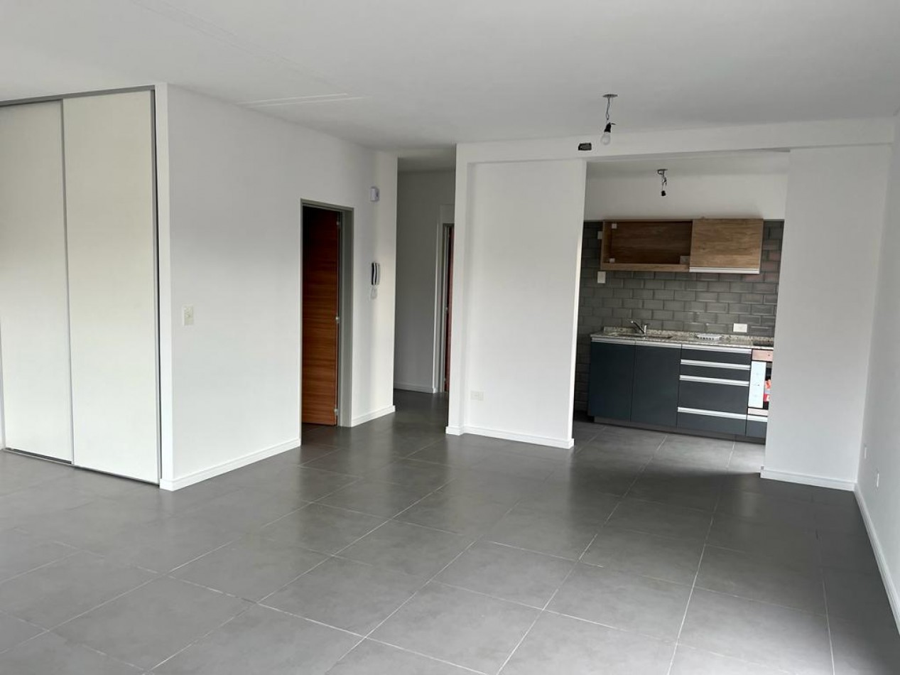 Departamento con cochera en Florida Oeste