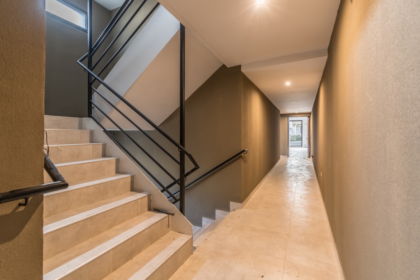 Departamento tres ambientes con patio propio a estrenar- entrega inmediata