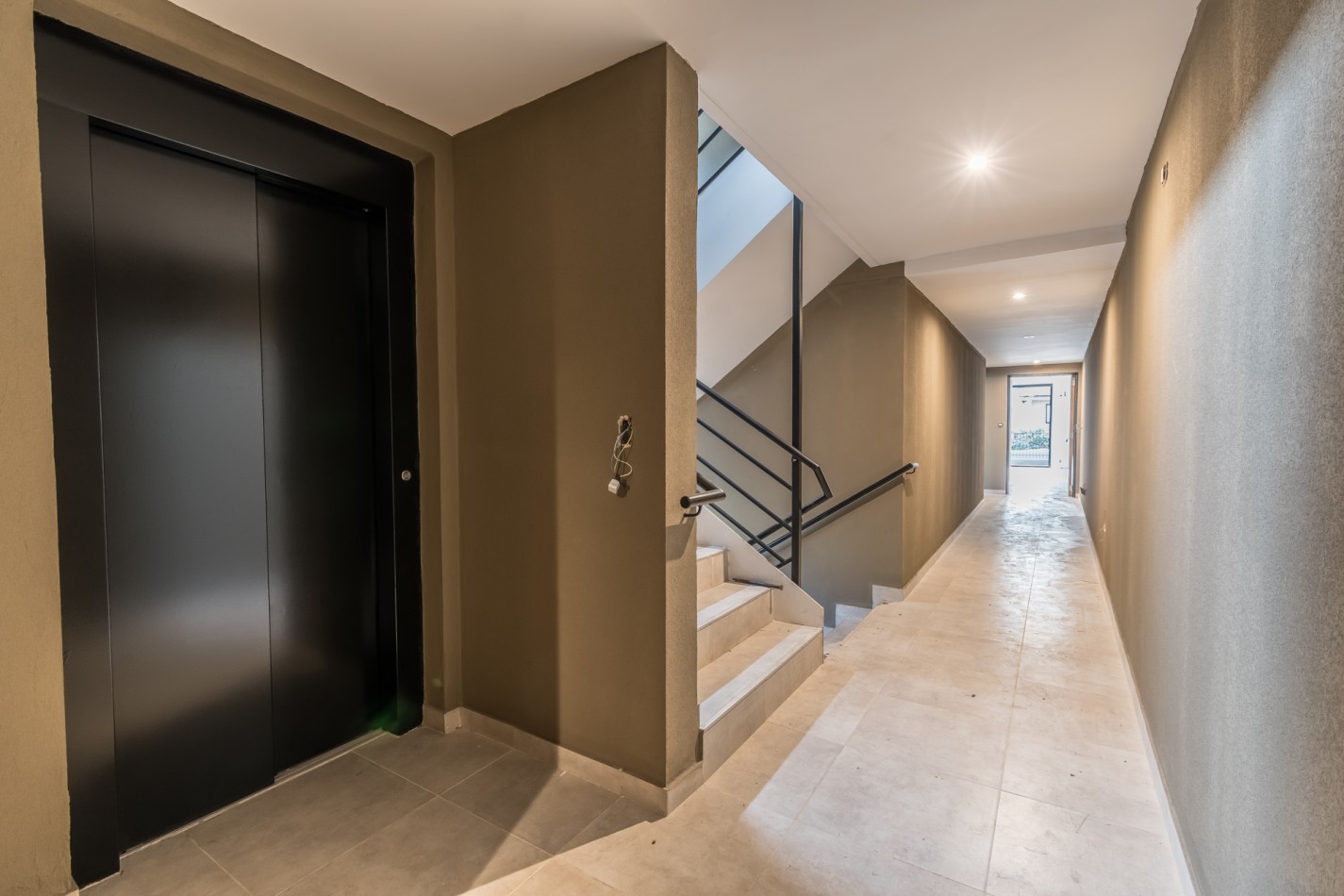 Departamento tres ambientes con patio propio a estrenar- entrega inmediata