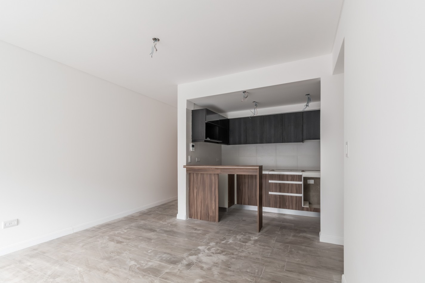 Departamento tres ambientes con patio propio a estrenar- entrega inmediata