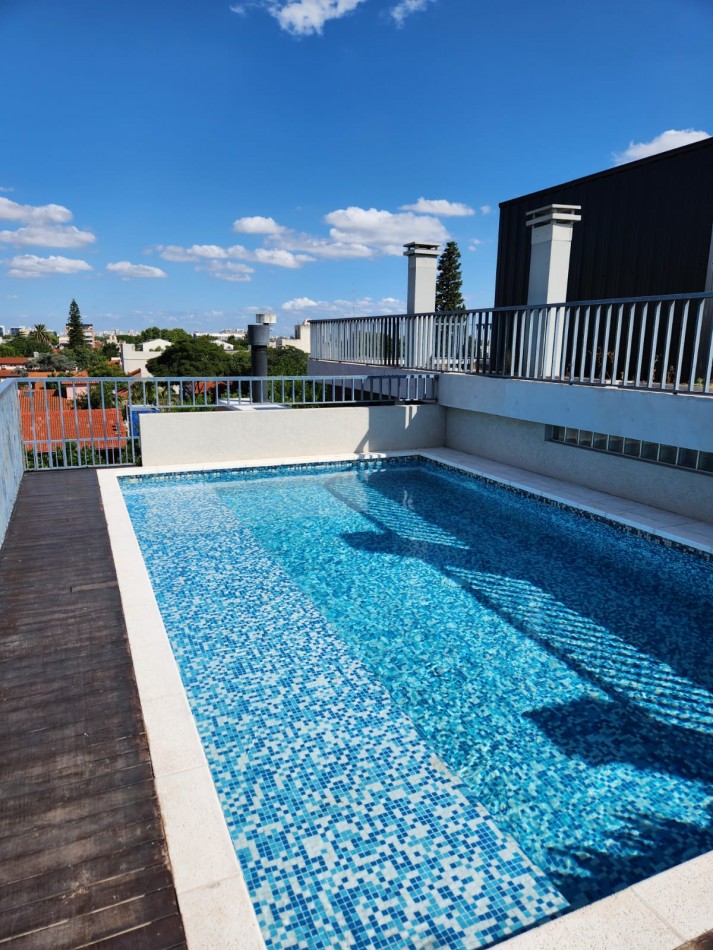 Departamento de tres ambcon cochera cub en Florida Oeste- APTO CREDITO