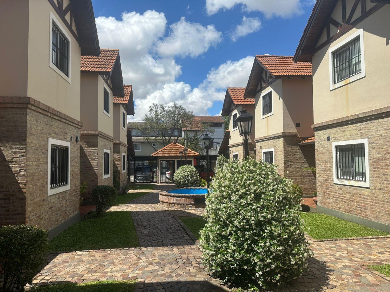 Duplex de 4 amb a una cuadra de Panamericana APTO CREDITO