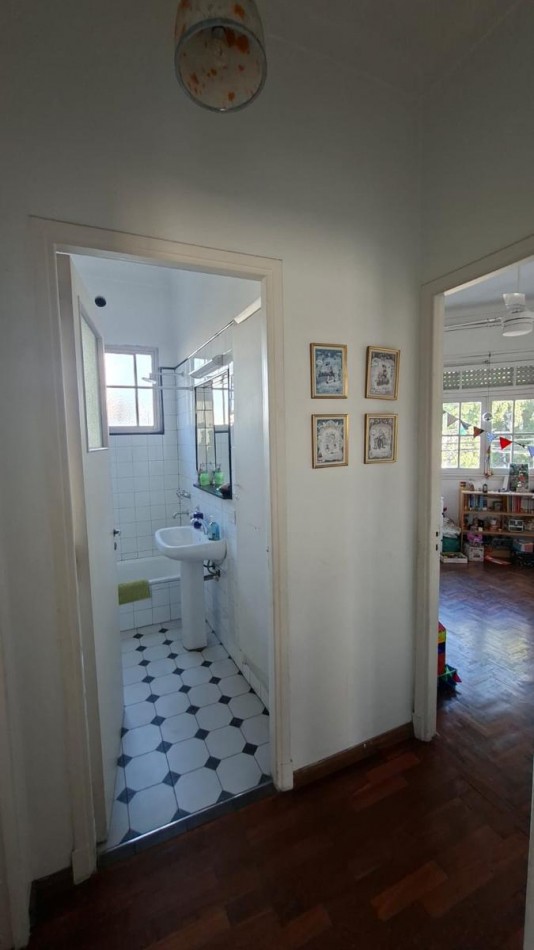 PH con terraza y quincho en Florida Mitre excelente estado