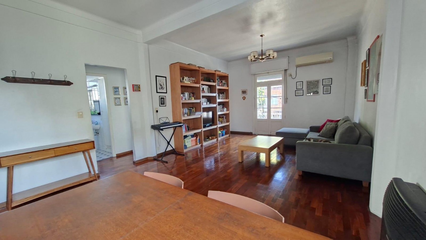 PH con terraza y quincho en Florida Mitre excelente estado