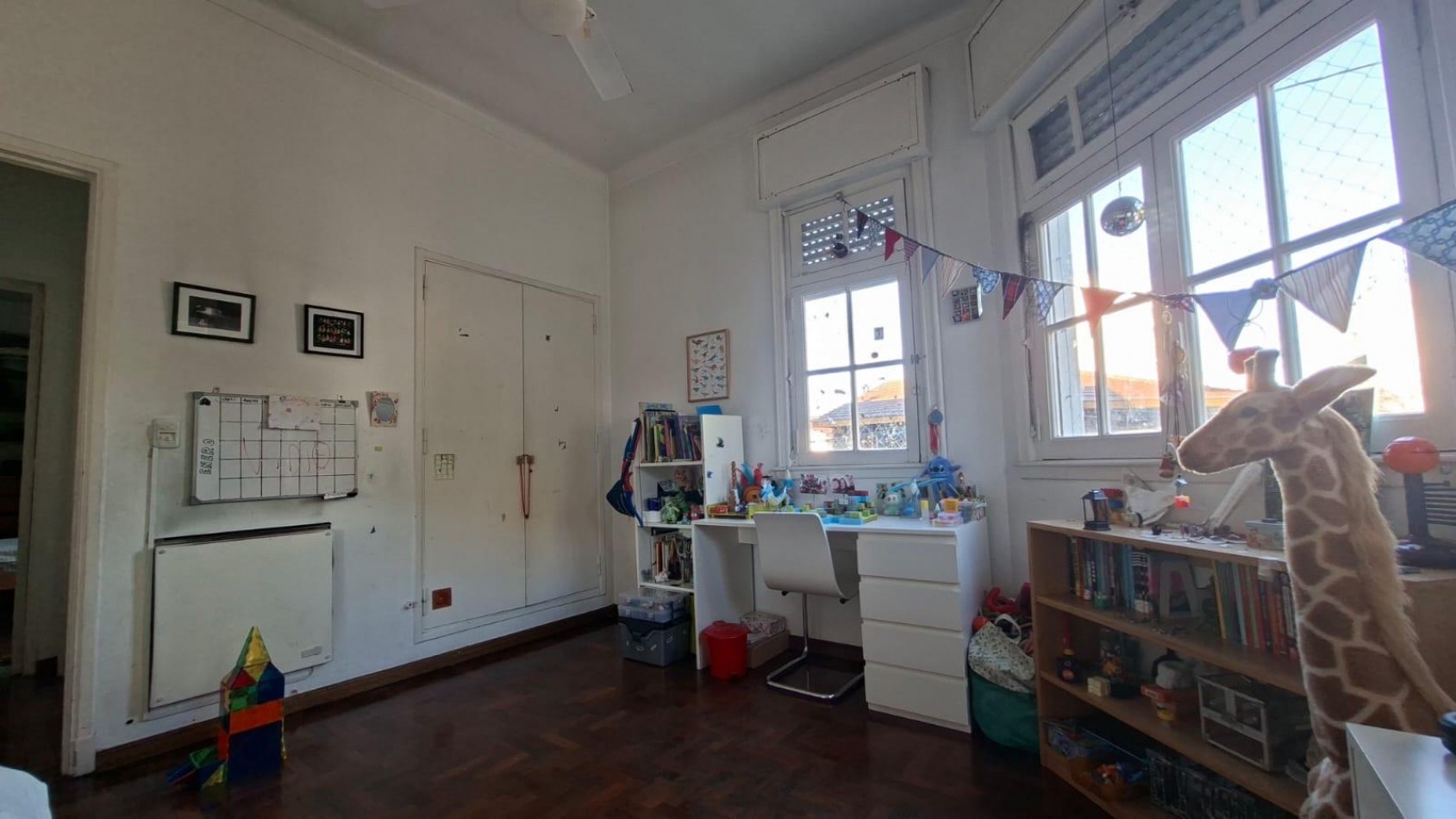 PH con terraza y quincho en Florida Mitre excelente estado