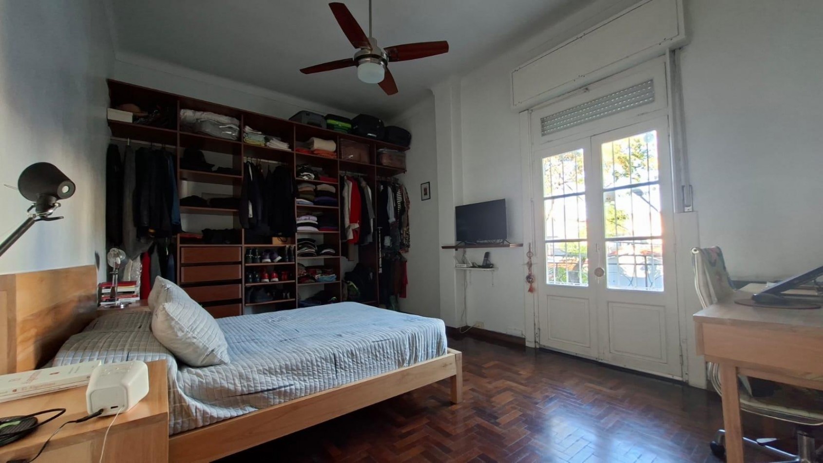 PH con terraza y quincho en Florida Mitre excelente estado