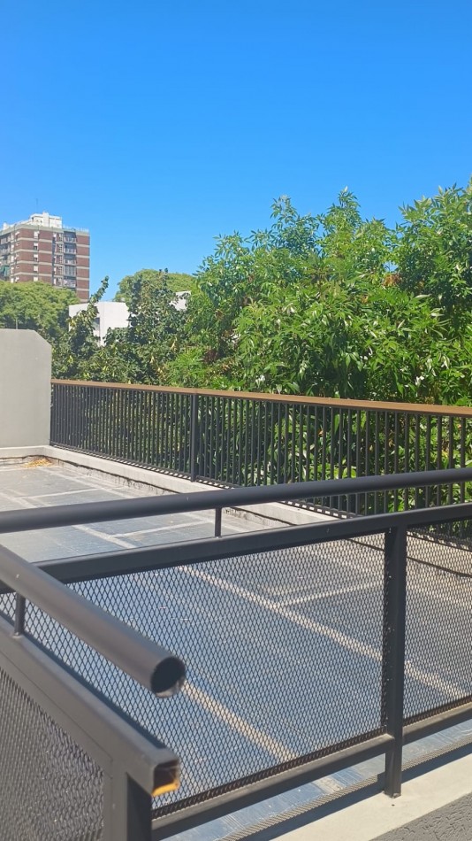 Departamento 3 Ambientes con Amplio Balcon, Gran Terraza y Parrilla + Cochera Cubierta
