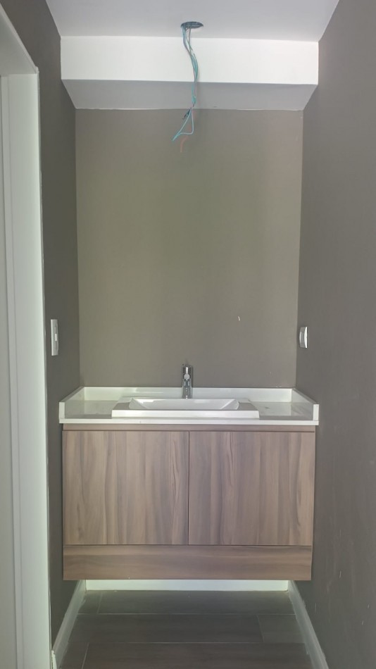 Departamento 3 Ambientes con Amplio Balcon, Gran Terraza y Parrilla + Cochera Cubierta