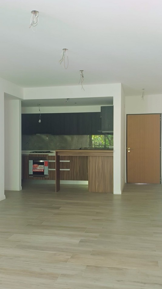 Departamento 3 Ambientes con Amplio Balcon, Gran Terraza y Parrilla + Cochera Cubierta