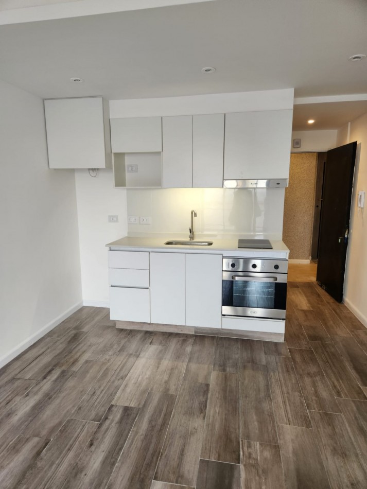 DEPARTAMENTO MONOAMBIENTE EN ALQUILER CON COCHERA