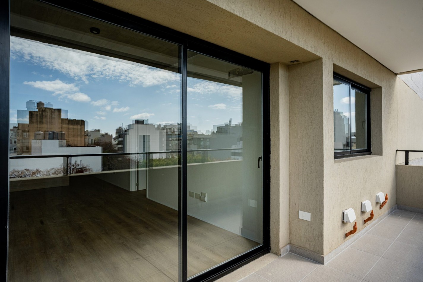 Departamento de tres ambientes en con cochera en venta NO APTO CREDITO