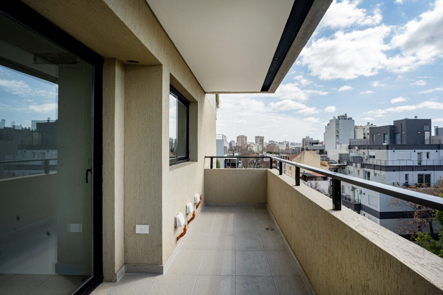 Departamento de tres ambientes en con cochera en venta NO APTO CREDITO