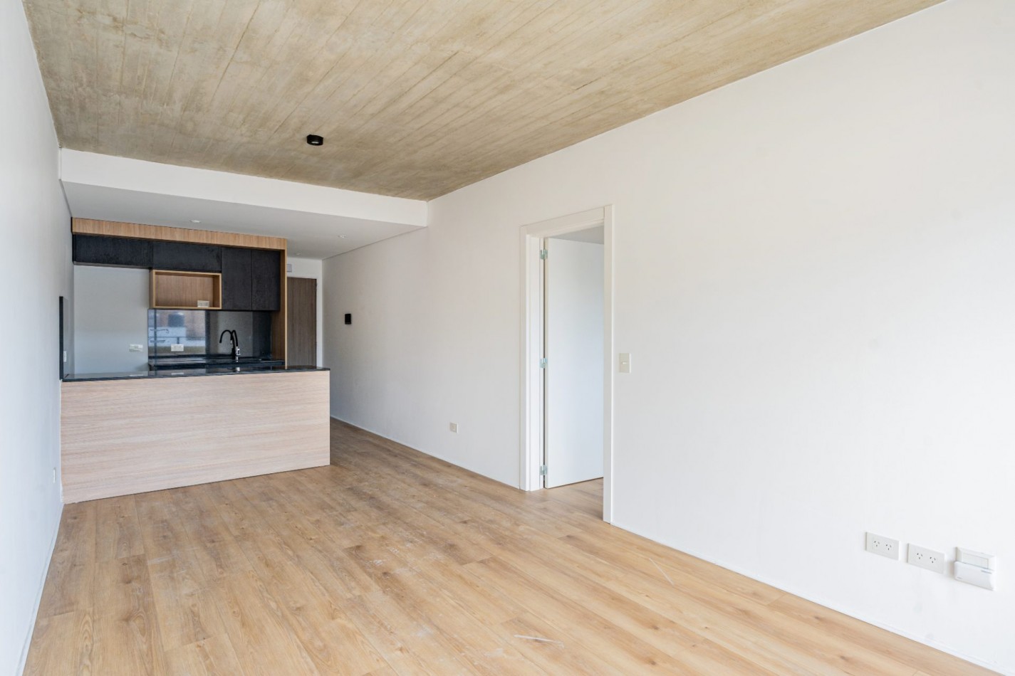 Departamento de tres ambientes en con cochera en venta NO APTO CREDITO