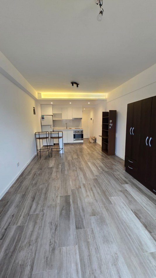 DEPARTAMENTO MONOAMBIENTE EN ALQUILER 